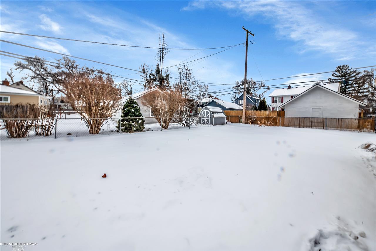 322 East Thirteen Mile Road Royal Oak, MI 48073 - Photo 15 of 16