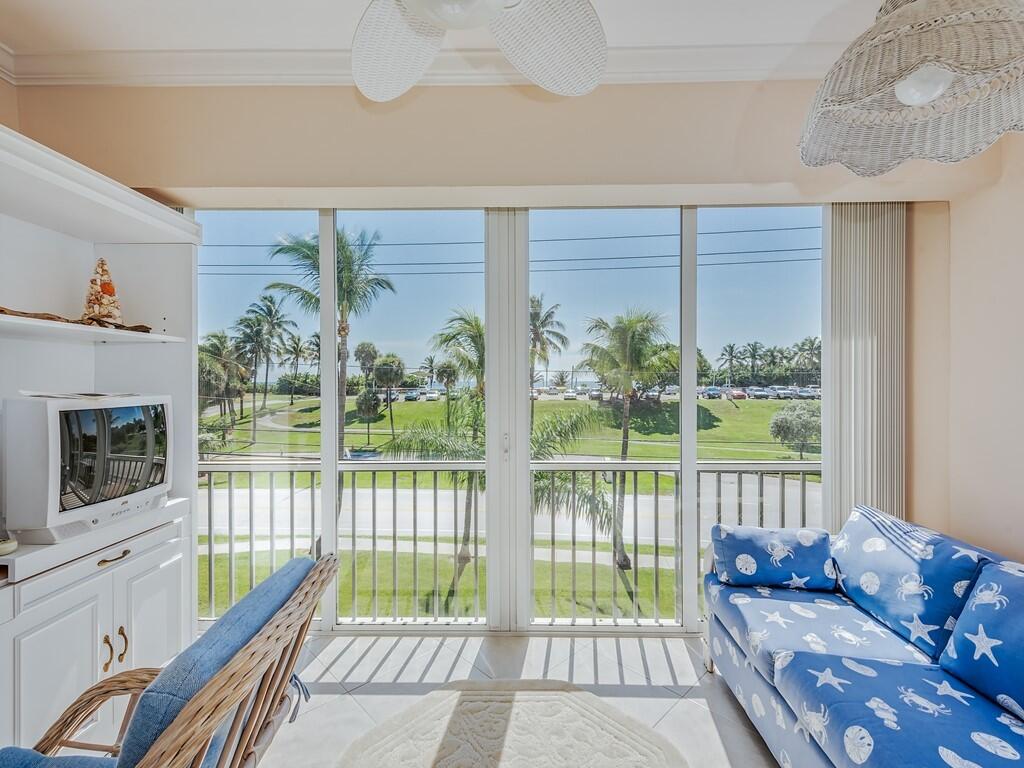 6530 North Ocean Boulevard, Unit 301 Ocean Ridge, FL 33435 - Photo 11 of 33 Sun Room