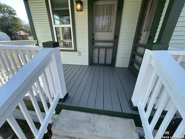 $1,050 | 506 South Goodrich Street, Seguin, TX 78155