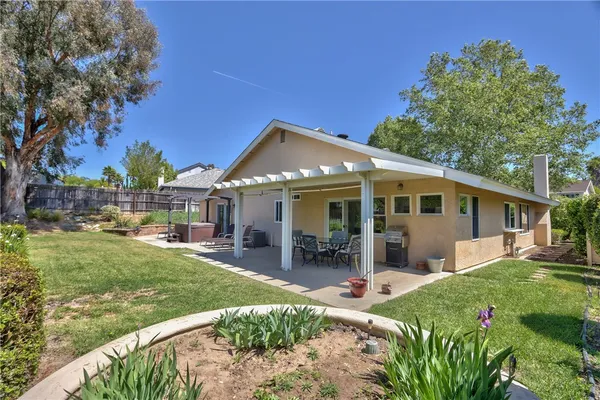 $725,000 | 30233 Villa Alturas Drive, Temecula, CA 92592