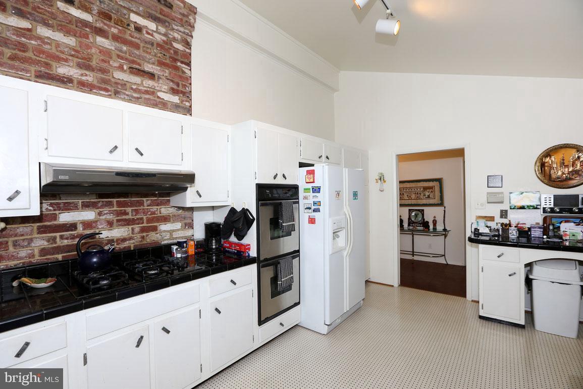 6900 Heatherhill Road Bethesda, MD 20817 - Photo 14 of 30