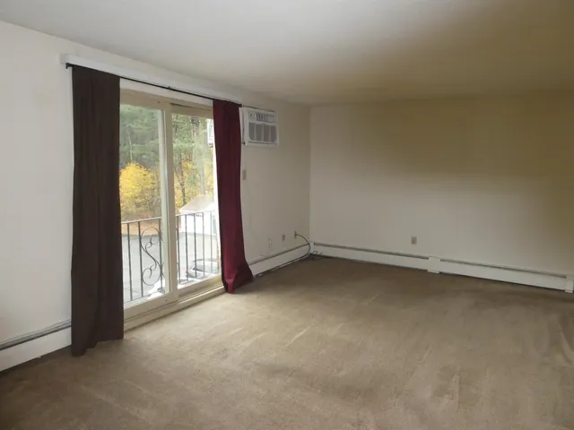 $179,900 | 127 English Village Road, Unit 302, Manchester, NH 03102