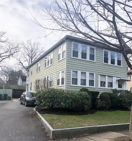 $3,000 | 98 Warwick Road, Unit 98, Newton, MA 02465