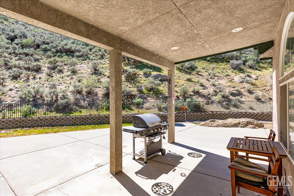 Undisclosed Address Tehachapi, CA 93561 - Photo 51 of 68 a view of a floor to ceiling window and an outdoor view