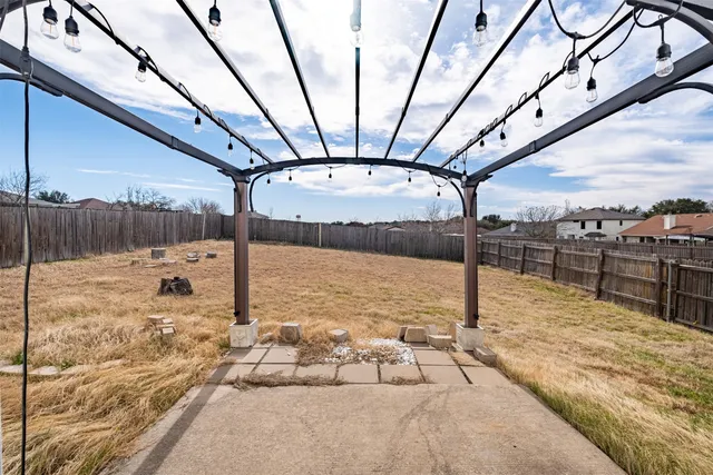 $1,945 | 104 Pond Way, Hutto, TX 78634