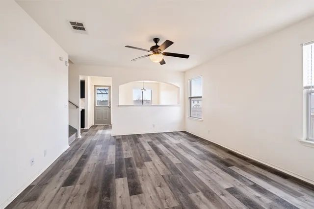 $1,945 | 104 Pond Way, Hutto, TX 78634