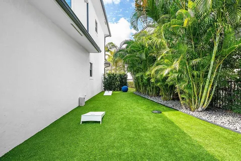 $2,500,000 | 3019 Gin Berry Way, West Palm Beach, FL 33401