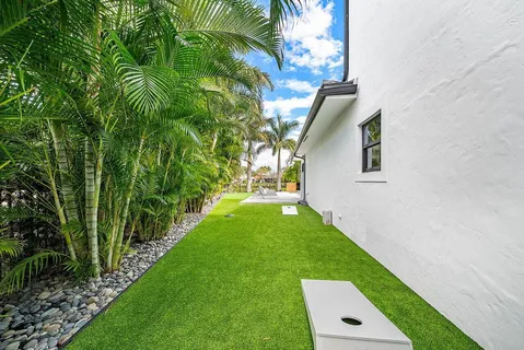 $2,500,000 | 3019 Gin Berry Way, West Palm Beach, FL 33401