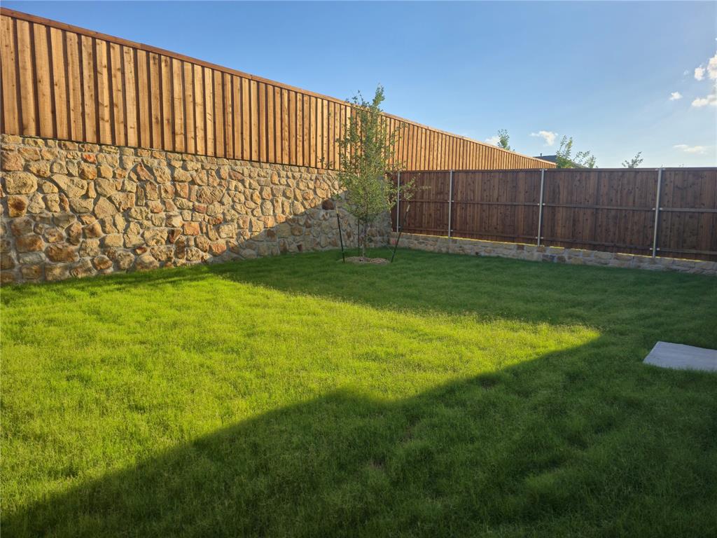 1608 Baron Lane Howe, TX 75459 - Photo 15 of 17 Backyard Privacy Fence