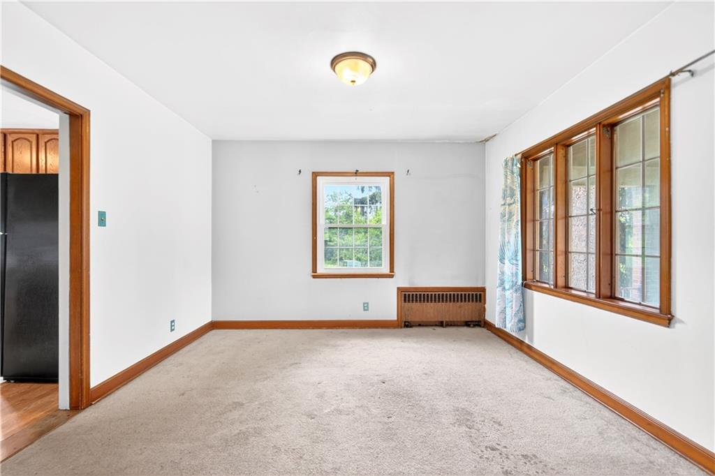 900 Washington Road Washington, PA 15301 - Photo 20 of 50 The dining room has great natural light...