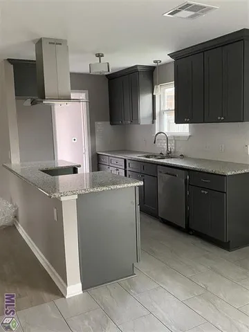 $2,100 | 6072 Sumrall Drive, Baton Rouge, LA 70811