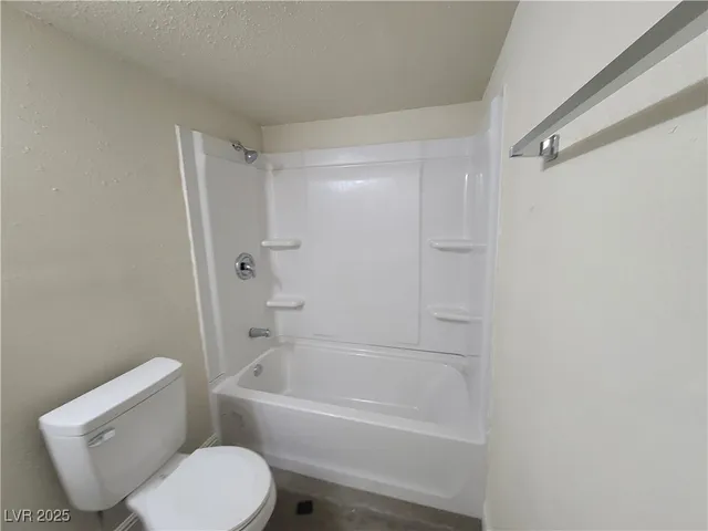 $790 | 2451 North Rainbow Boulevard, Unit 1038, Las Vegas, NV 89108