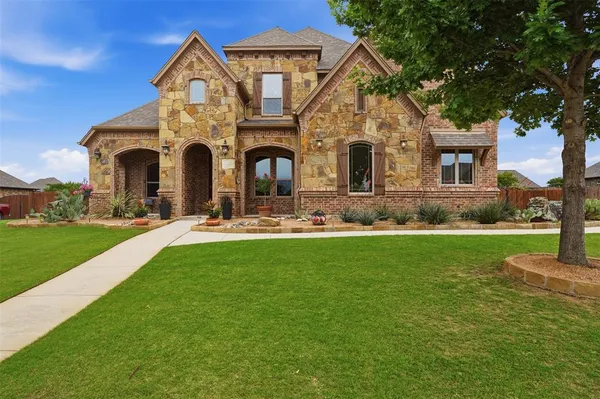 $950,000 | 207 Tamiami Trail, Haslet, TX 76052