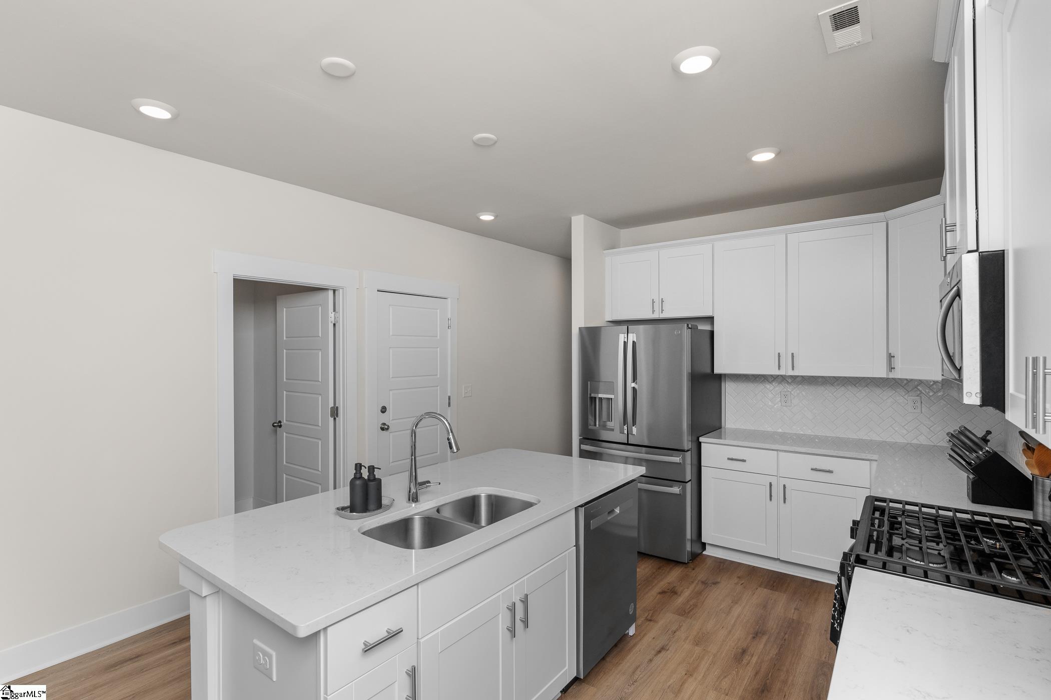 24 Sparrow Lane Greenville, SC 29607 - Photo 14 of 33