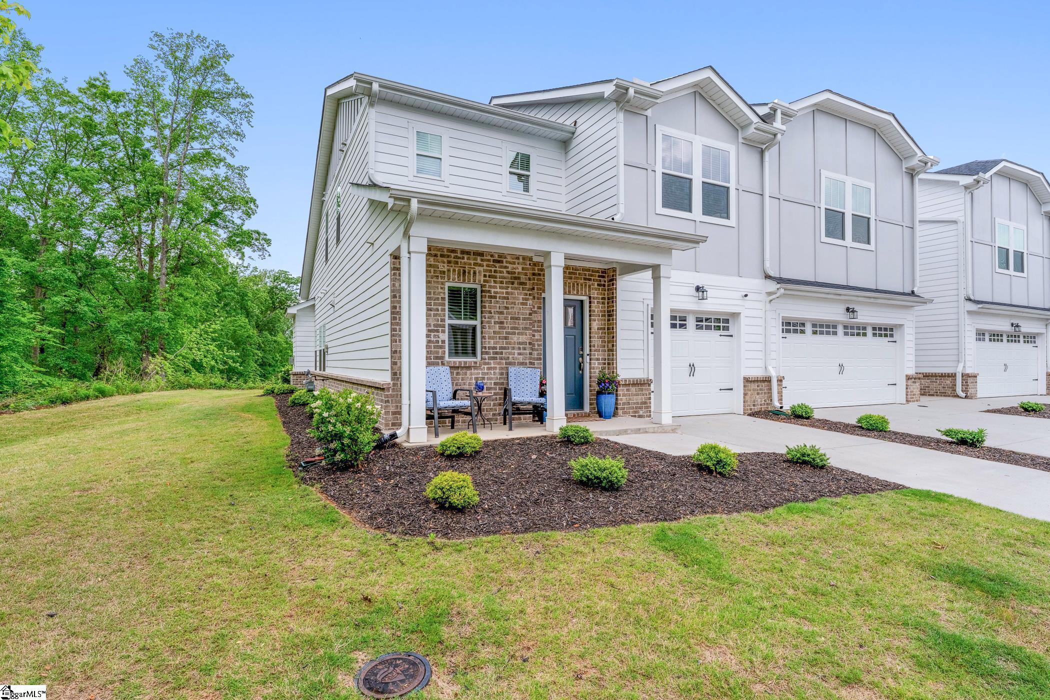 24 Sparrow Lane Greenville, SC 29607 - Photo 2 of 33