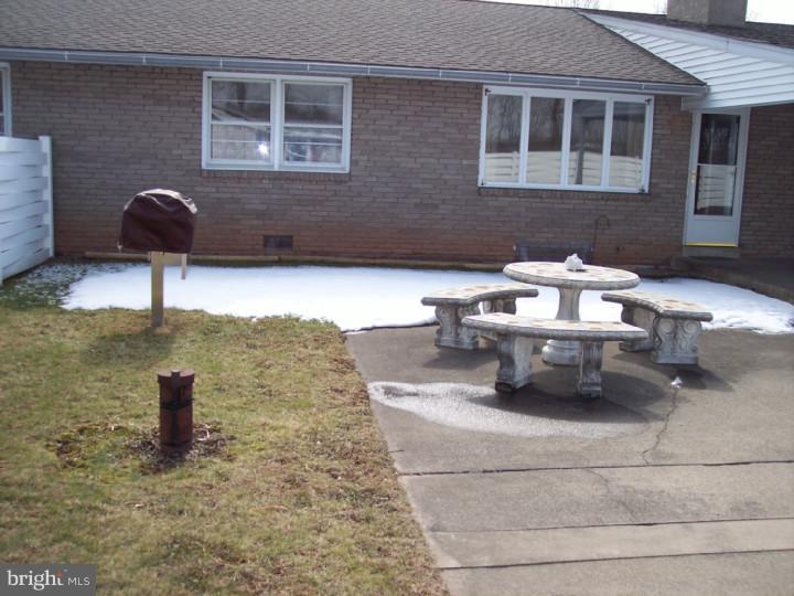 2360 Hillcrest Road Quakertown, PA 18951 - Photo 21 of 25 Patio