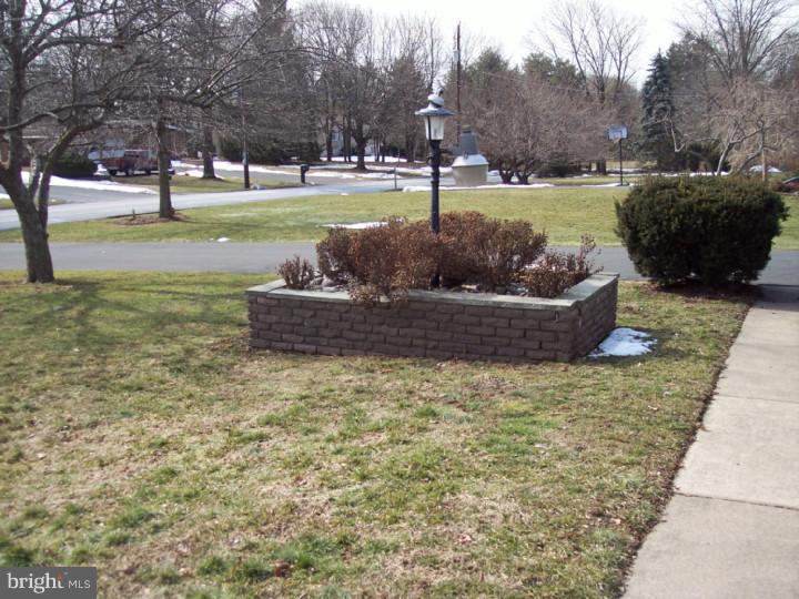 2360 Hillcrest Road Quakertown, PA 18951 - Photo 24 of 25 Front Yard