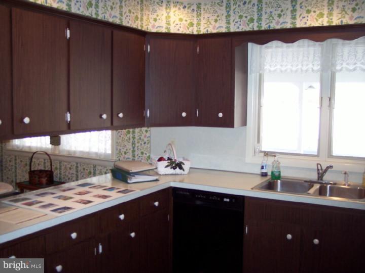 2360 Hillcrest Road Quakertown, PA 18951 - Photo 8 of 25 Kitchen