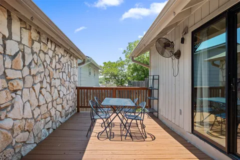 $699,500 | 1702 Deerfield Drive, Austin, TX 78741
