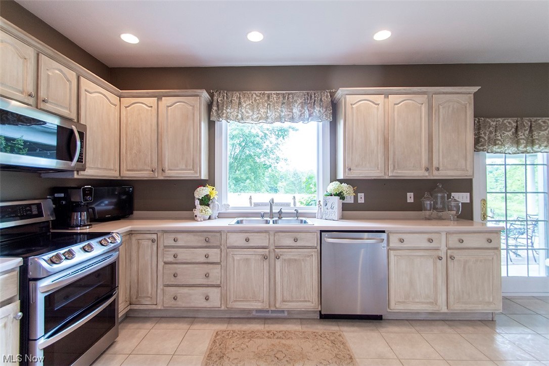 6050 Beach Road Wadsworth, OH 44281 - Photo 10 of 35 Gallery Image 10