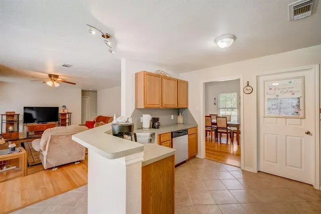 a picture of city view