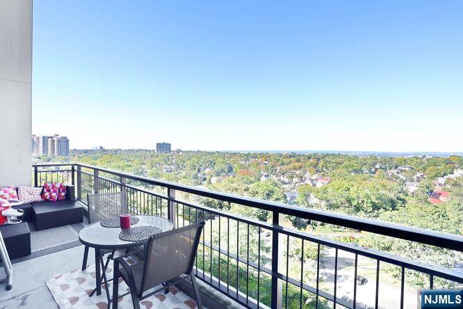 1 Horizon Road, Unit 1426 Fort Lee, NJ 07024 - Photo 3 of 26