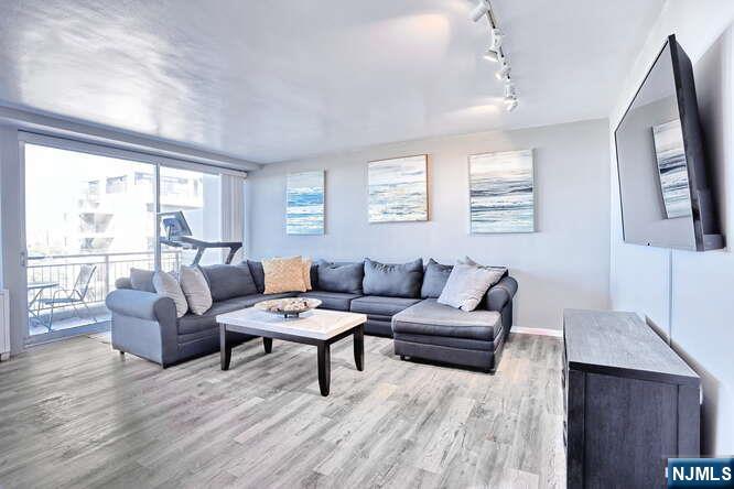 1 Horizon Road, Unit 1426 Fort Lee, NJ 07024 - Photo 5 of 26