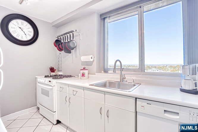 1 Horizon Road, Unit 1426 Fort Lee, NJ 07024 - Photo 10 of 26