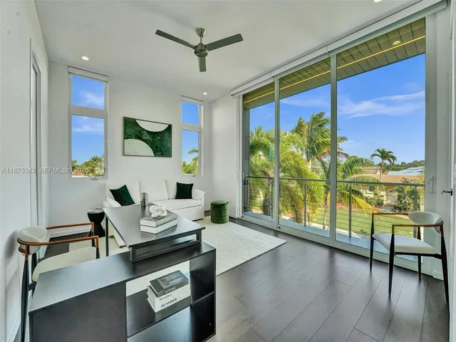 $21,900 | 2217 Northeast 17th Terrace, Wilton Manors, FL 33305