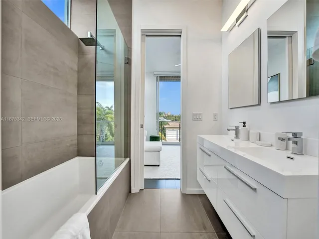 $21,900 | 2217 Northeast 17th Terrace, Wilton Manors, FL 33305