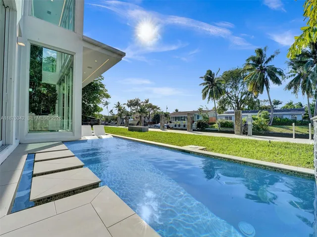 $21,900 | 2217 Northeast 17th Terrace, Wilton Manors, FL 33305