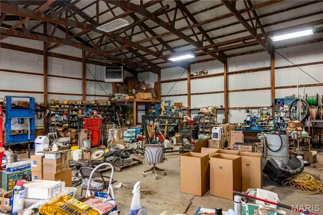 $1 | 38411 Hwy K, Laddonia, MO 63352