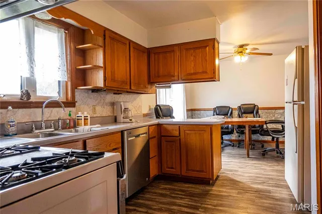 $1 | 38411 Hwy K, Laddonia, MO 63352