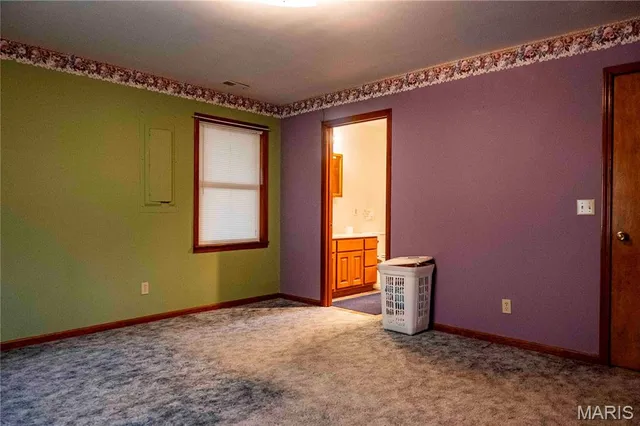 $1 | 38411 Hwy K, Laddonia, MO 63352