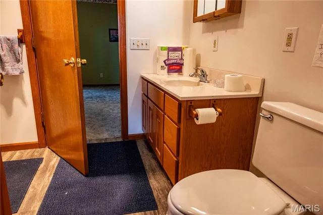 $1 | 38411 Hwy K, Laddonia, MO 63352