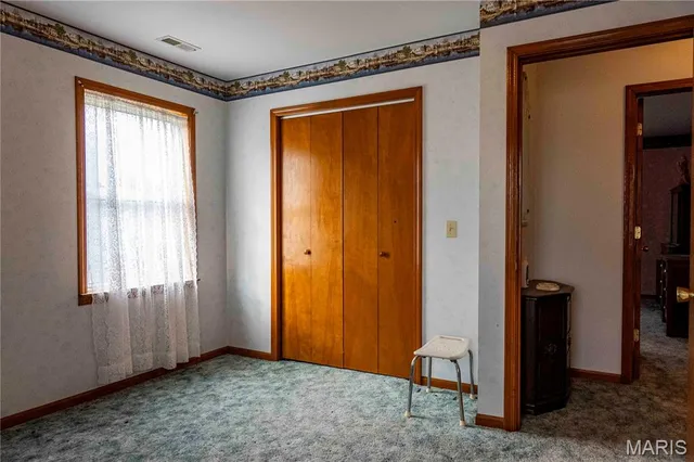 $1 | 38411 Hwy K, Laddonia, MO 63352