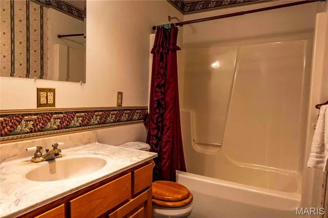 $1 | 38411 Hwy K, Laddonia, MO 63352