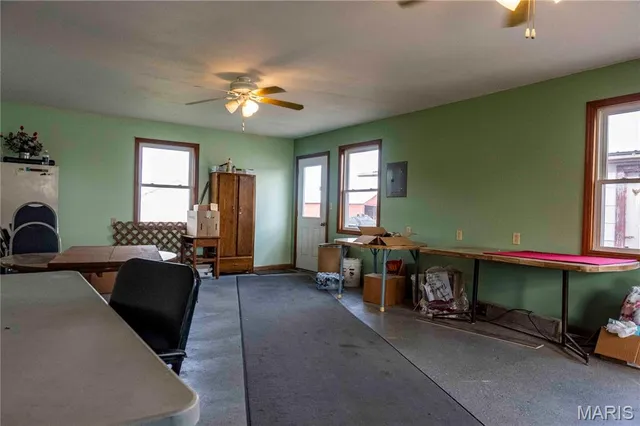 $1 | 38411 Hwy K, Laddonia, MO 63352