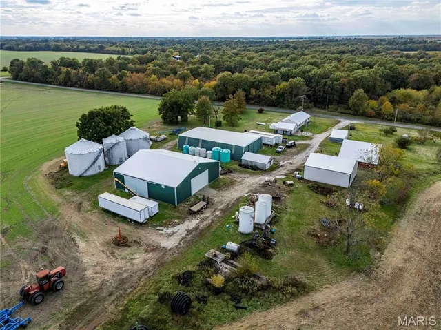 $1 | 38411 Hwy K, Laddonia, MO 63352