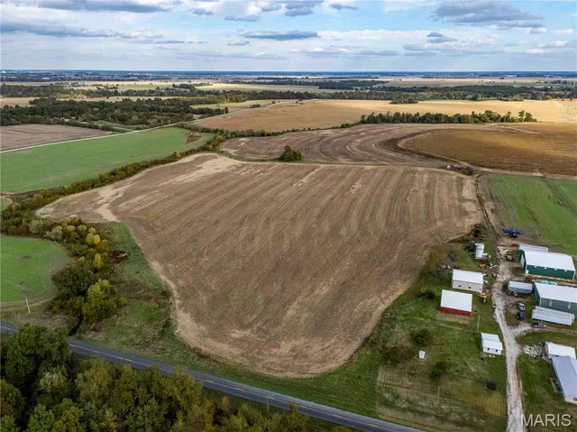 $1 | 38411 Hwy K, Laddonia, MO 63352