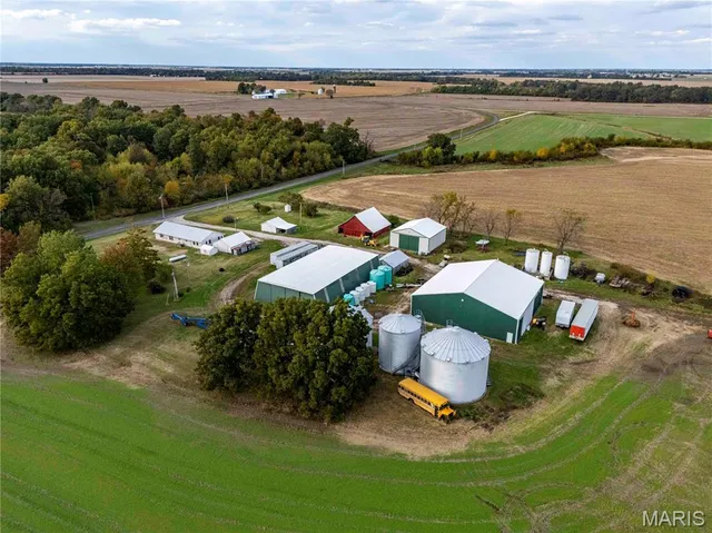 $1 | 38411 Hwy K, Laddonia, MO 63352