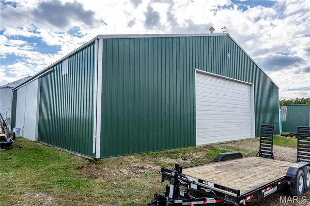 $1 | 38411 Hwy K, Laddonia, MO 63352