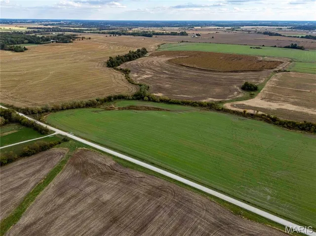 $1 | 38411 Hwy K, Laddonia, MO 63352