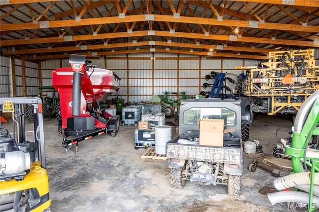 $1 | 38411 Hwy K, Laddonia, MO 63352