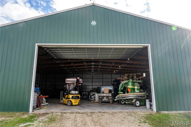 $1 | 38411 Hwy K, Laddonia, MO 63352