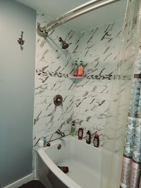 32 Middlesex Avenue Worcester, MA 01604 - Photo 7 of 9