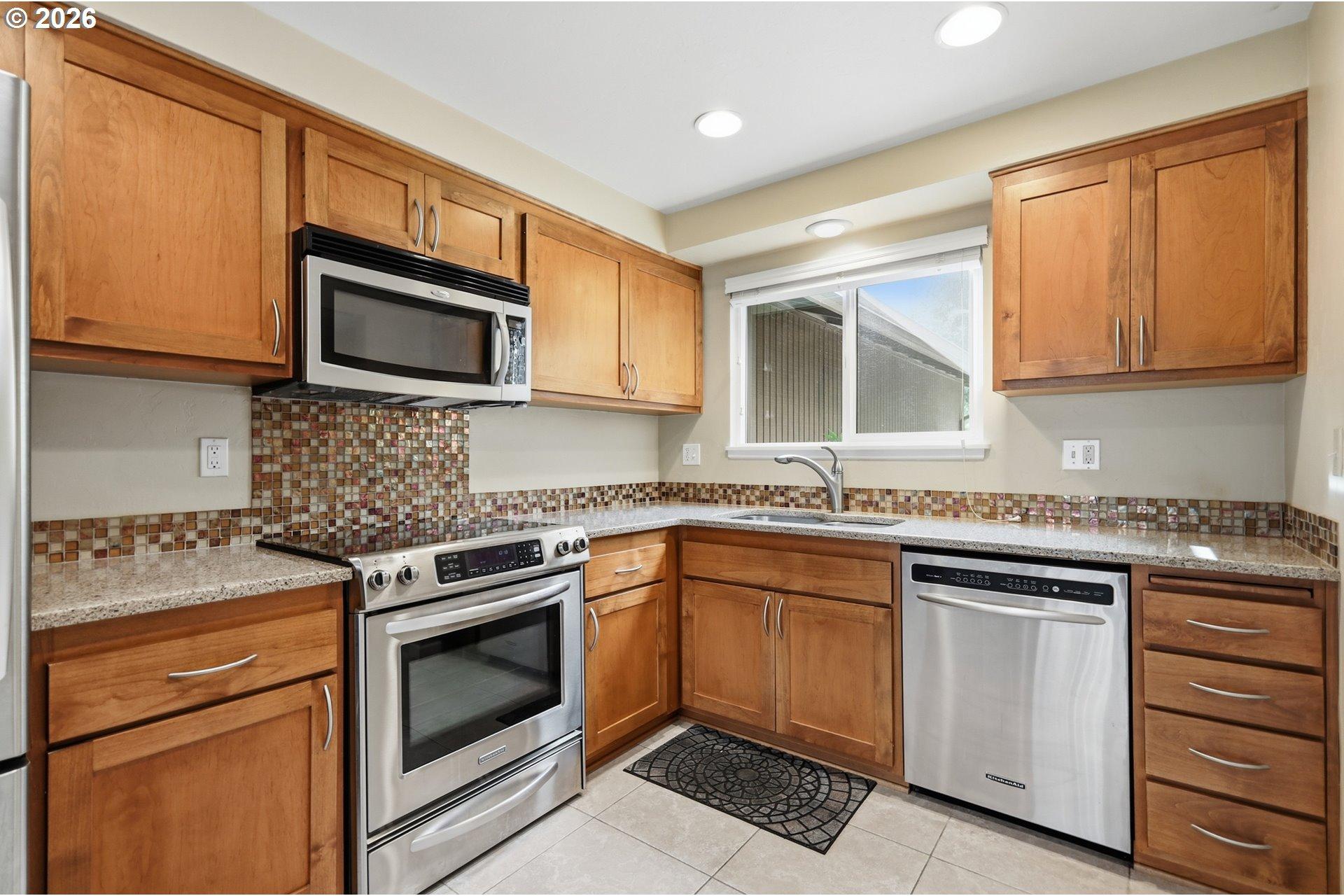 2204 Ridgeway Drive Eugene, OR 97401 - Photo 15 of 40 Gallery Image 15
