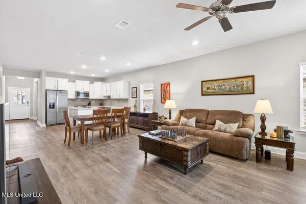 $279,000 | 1052 Whimbrel Court, Ocean Springs, MS 39564
