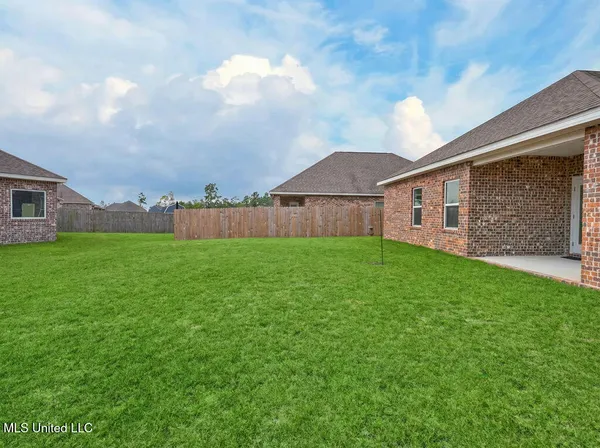 $279,000 | 1052 Whimbrel Court, Ocean Springs, MS 39564