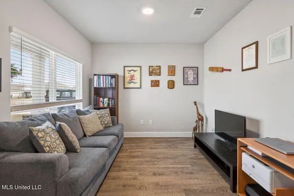 $279,000 | 1052 Whimbrel Court, Ocean Springs, MS 39564